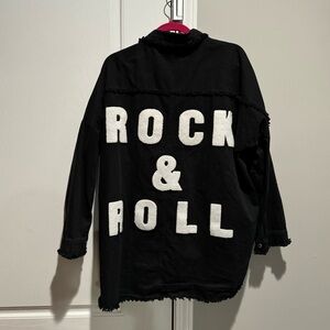 Oversized pearl snap button up